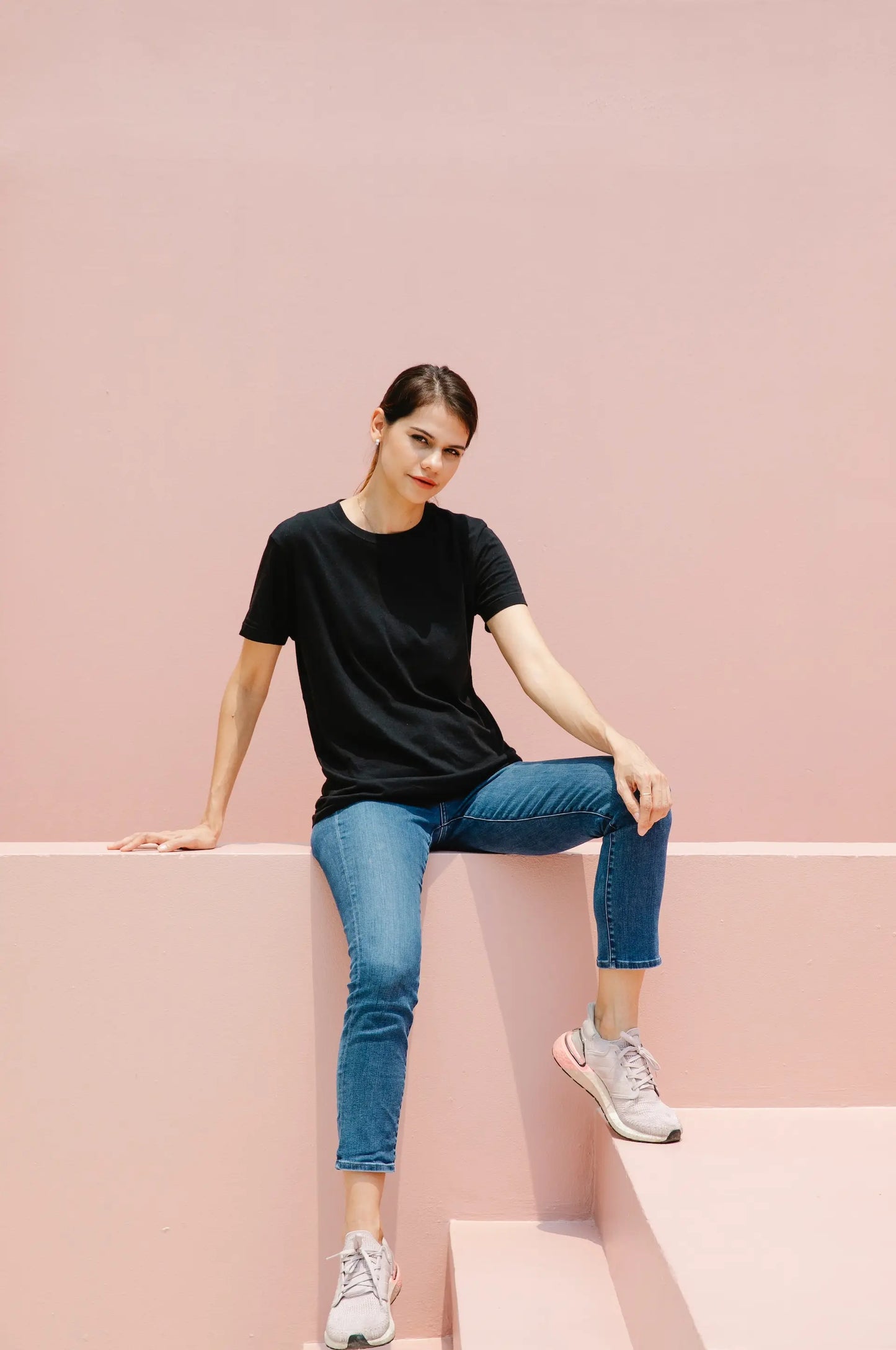 Unisex Black Crew Neck T-shirt - No Logo